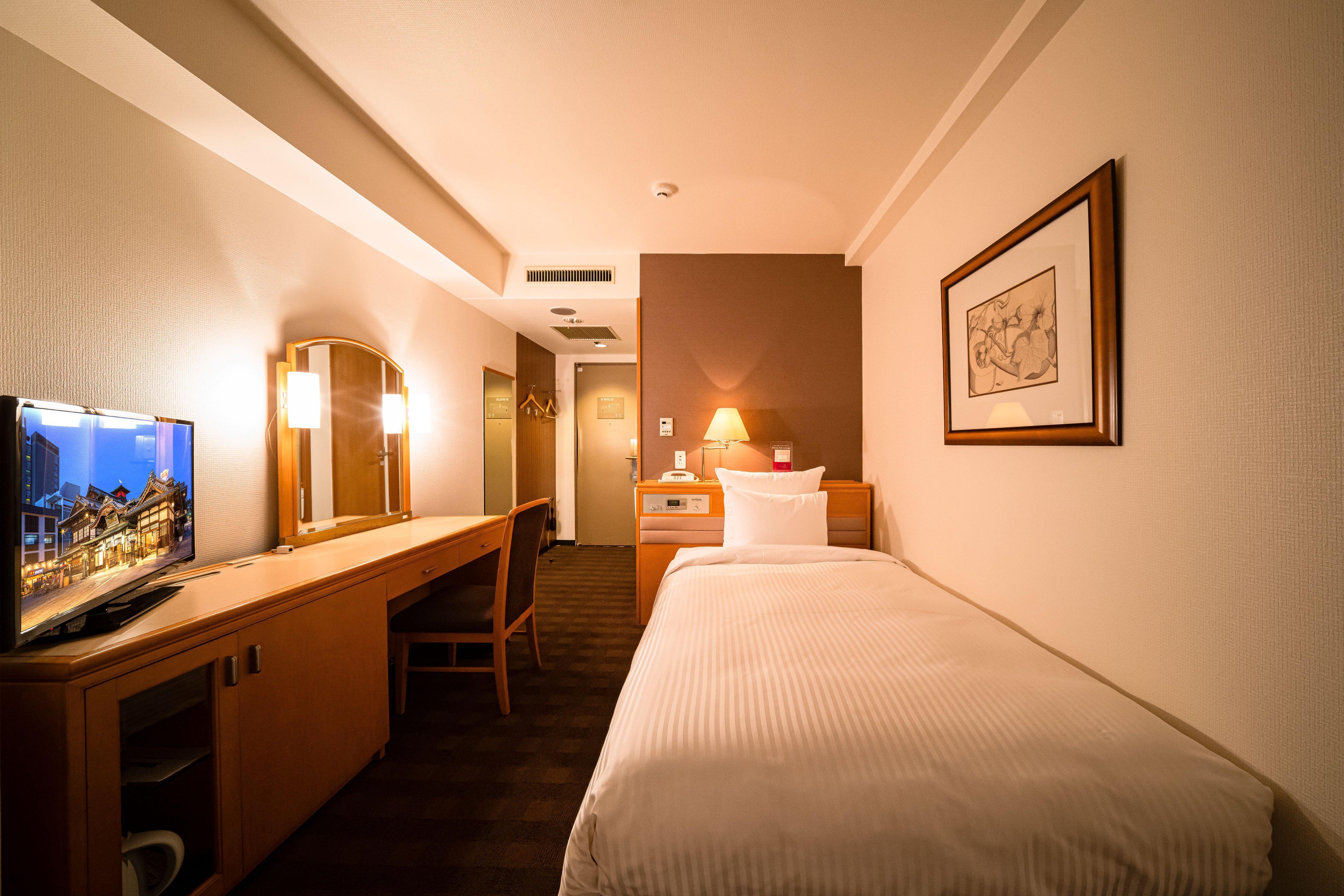 Ana Crowne Plaza Matsuyama By Ihg Hotel Exterior photo
