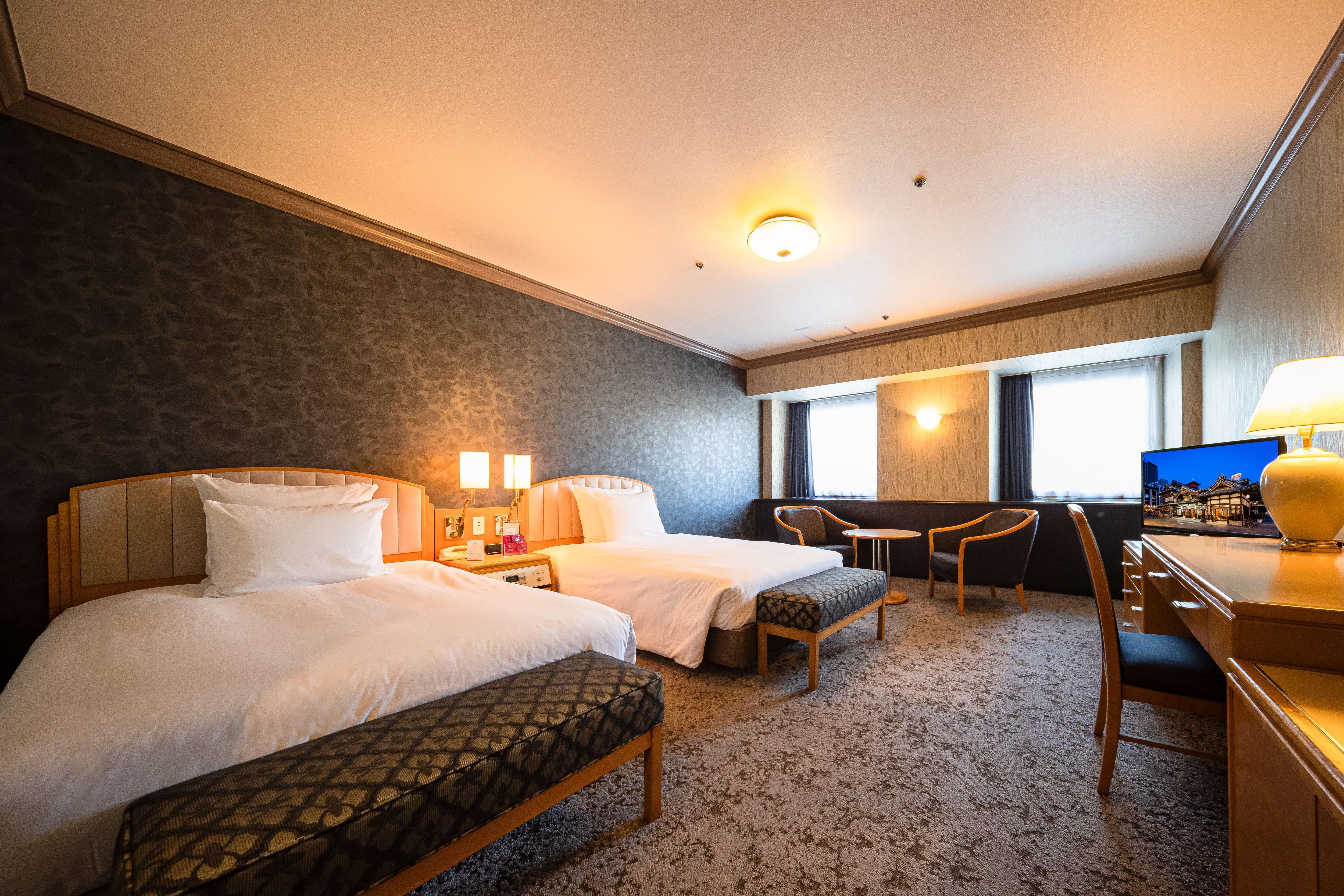 Ana Crowne Plaza Matsuyama By Ihg Hotel Exterior photo